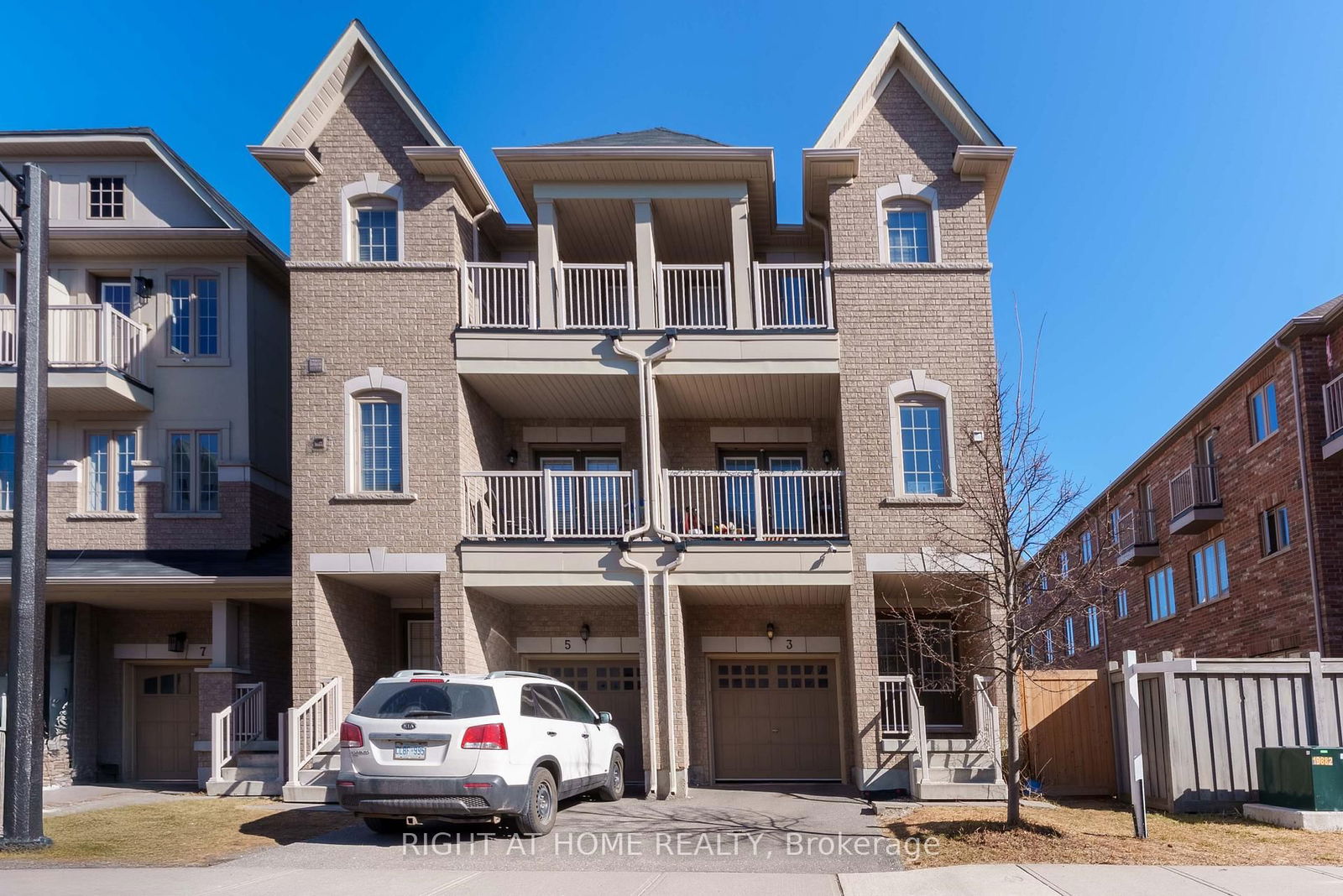 Townhouse for sale at 3 Rabbit Run Way, Brampton, Heart Lake East, L6Z 0J2 - MLS: W12155982