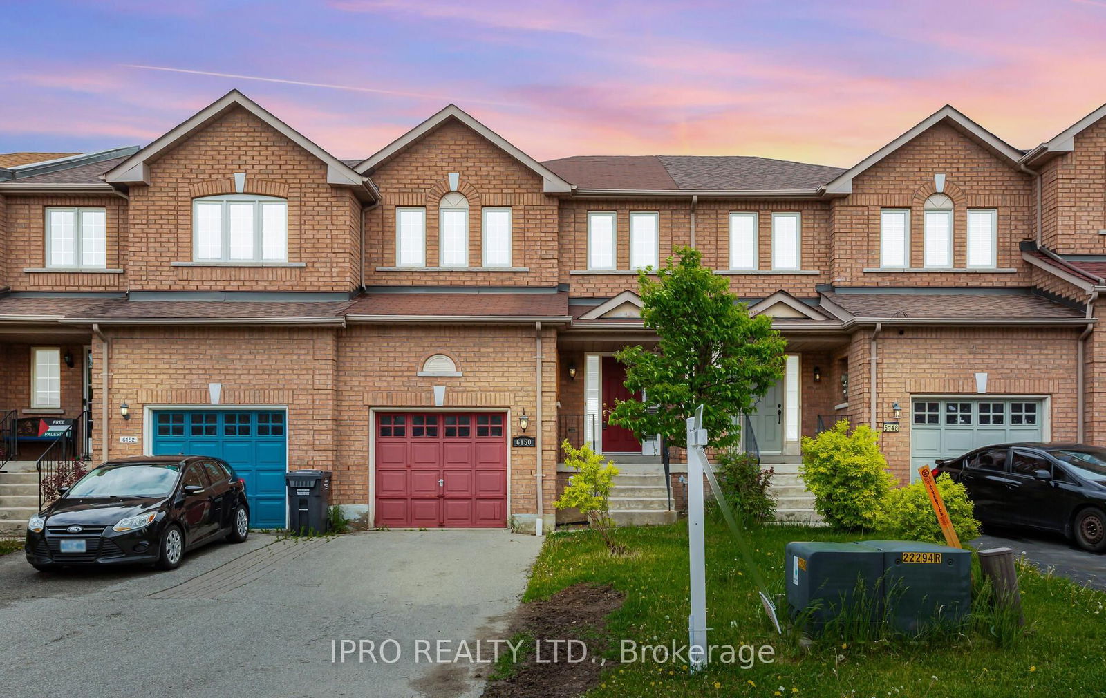 Townhouse for sale at 6150 Windfleet Crescent, Mississauga, East Credit, L5V 2Z6 - MLS: W12156146