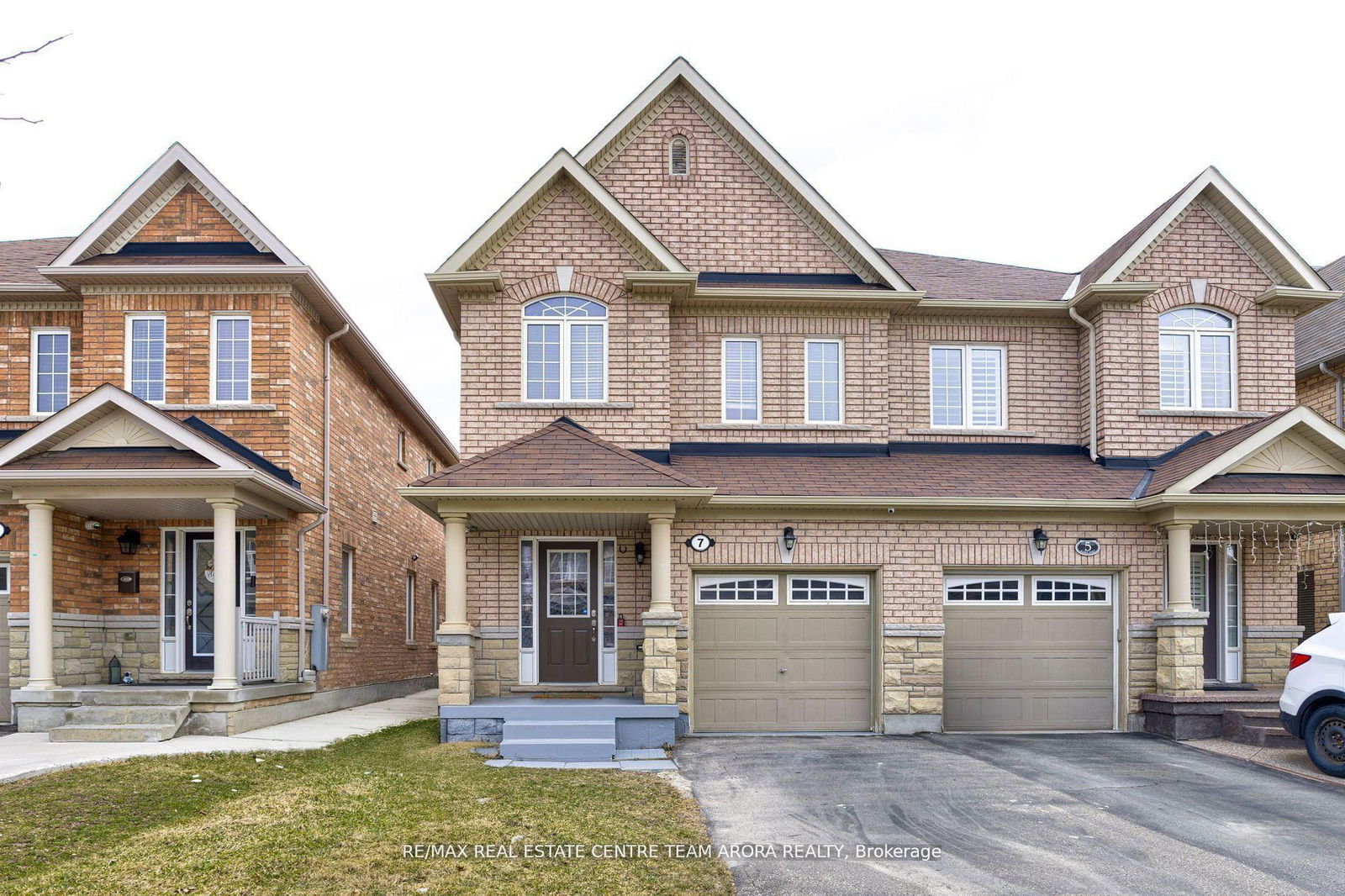 Semi-Detached House for sale at 7 Selsdon Street, Brampton, Credit Valley, L6X 3E3 - MLS: W12156176