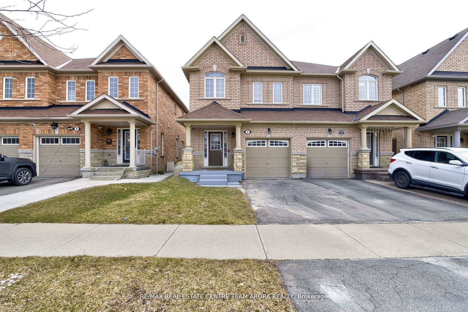 Semi-Detached House for sale at 7 Selsdon Street, Brampton, Credit Valley, L6X 3E3 - MLS: W12156176