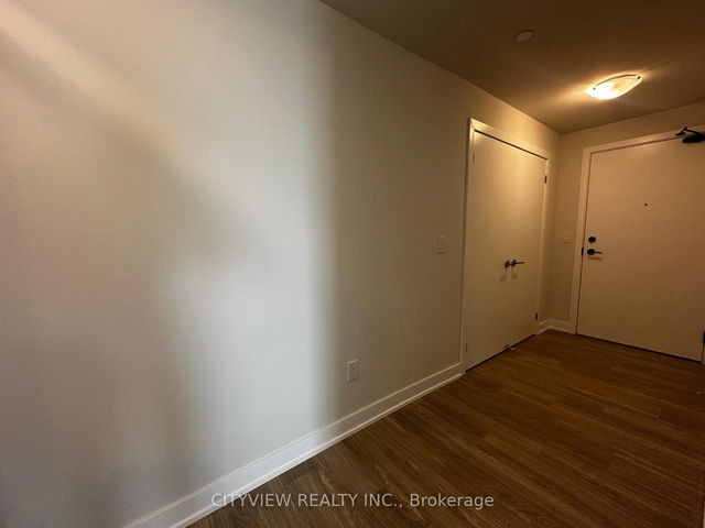 4406 - 430 Square One Drive