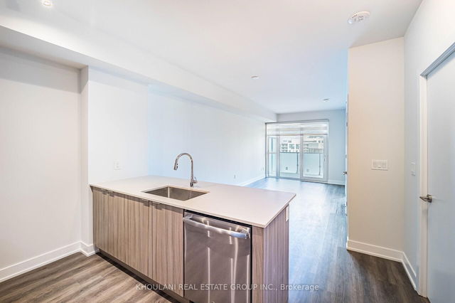 1910 - 430 Square One Drive