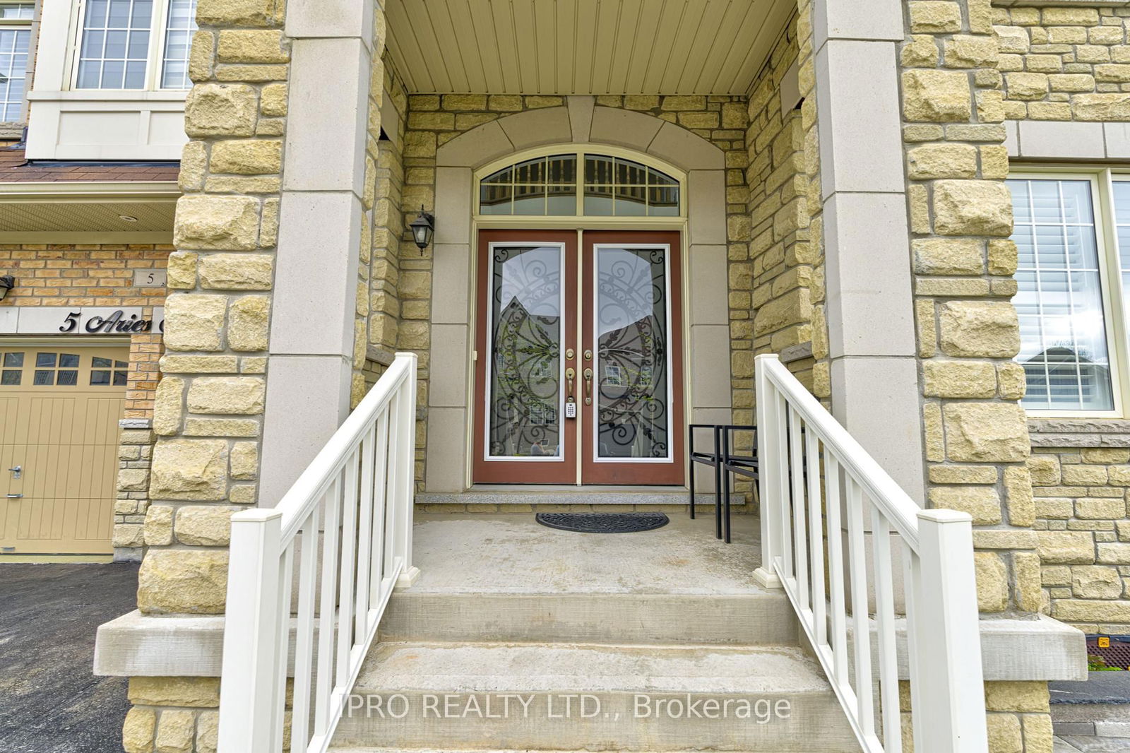 Detached House for sale at 5 Aries Street, Brampton, Credit Valley, L6Y 5Z2 - MLS: W12156814