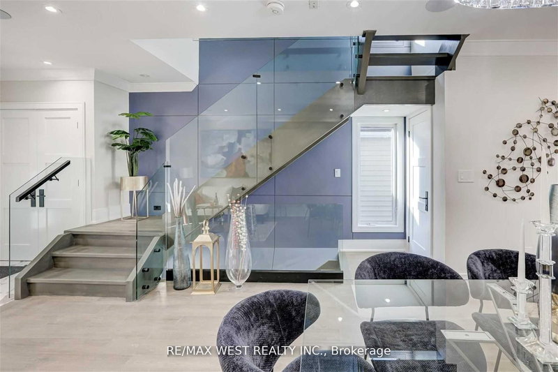 94 Lake Cres, Toronto, M8V 1W1 | Image 2