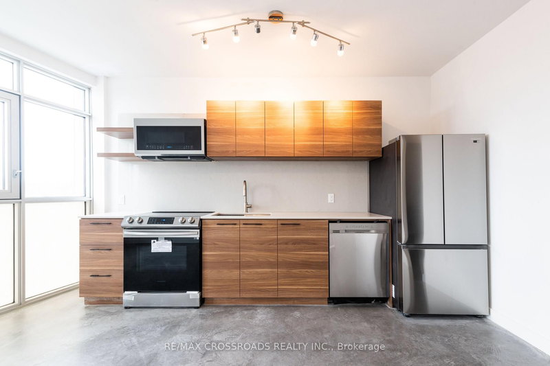 3A - 3333 Dundas St W, Toronto, M6P 2A6 | Image 3