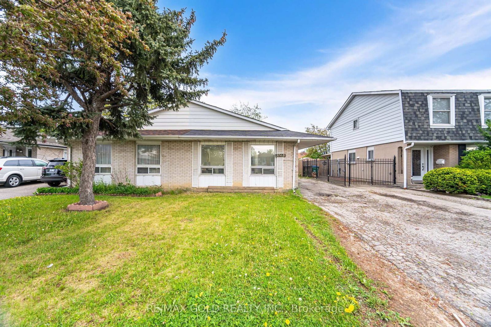 Semi-Detached House for sale at 3068 Morning Star Drive, Mississauga, Malton, L4T 1X2 - MLS: W12157004