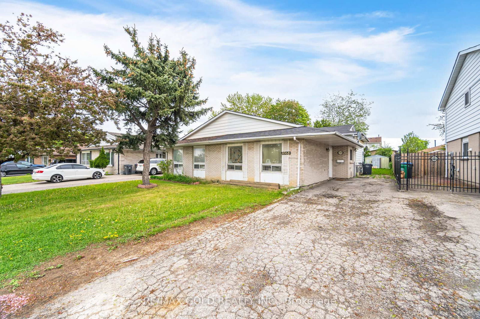 Semi-Detached House for sale at 3068 Morning Star Drive, Mississauga, Malton, L4T 1X2 - MLS: W12157004