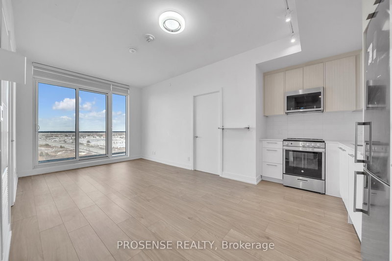 907 - 215 Veterans Dr, Brampton, L7A 4S6 | Image 2