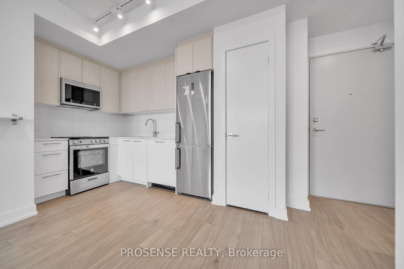 907 - 215 Veterans Dr, Brampton, L7A 4S6 | Image 3