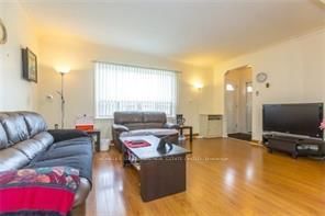 918 Islington (Main Flr) Avenue