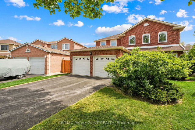 712 Savoy Crescent