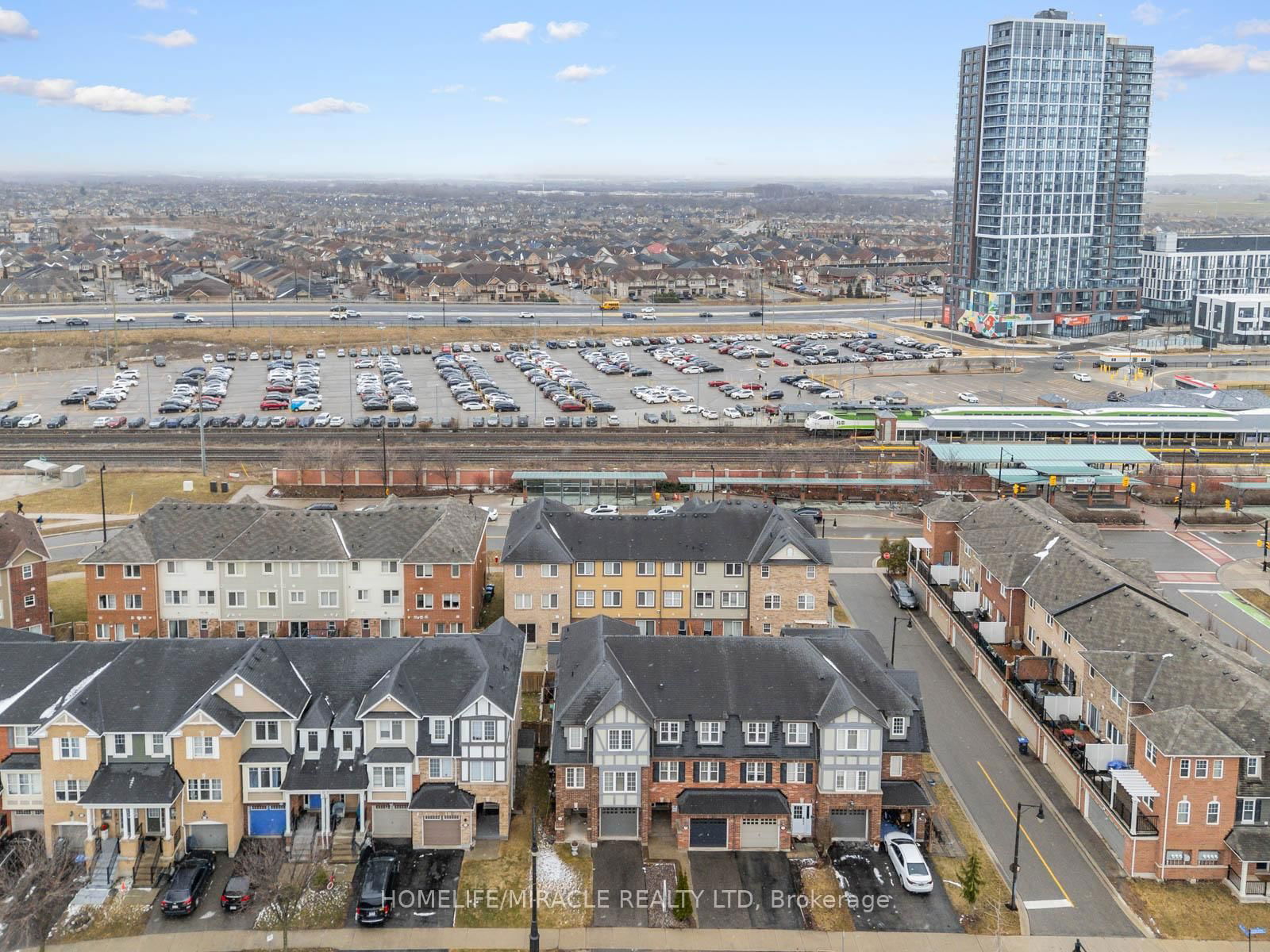 Townhouse for sale at 7 Viewforth Road, Brampton, Fletcher's Meadow, L7A 0R2 - MLS: W12157374