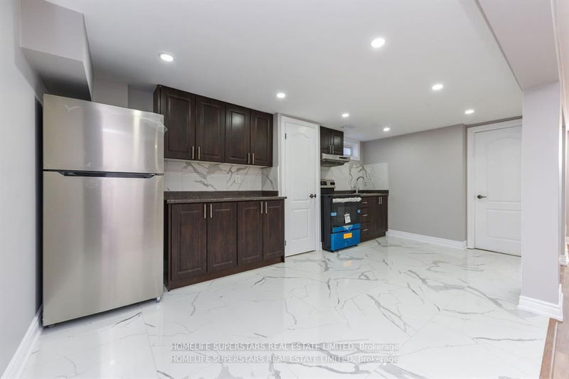home for lease on Legal Basement-76 Flowertown Avenue