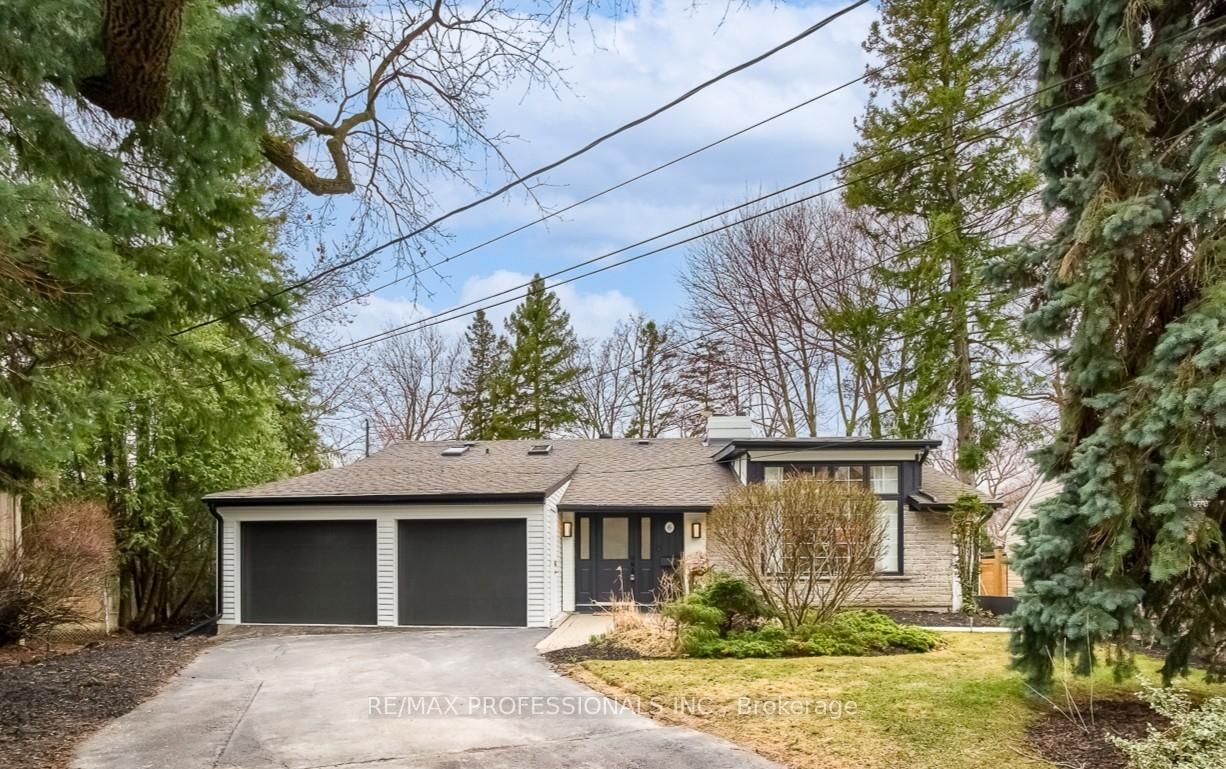 Detached House for sale at 6 Ainsley Gdns, Toronto, Princess-Rosethorn, M9A 1M5 - MLS: W12157457
