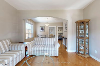 12 Rowntree Ave, Toronto - Weston-Pellam Park image-0-4