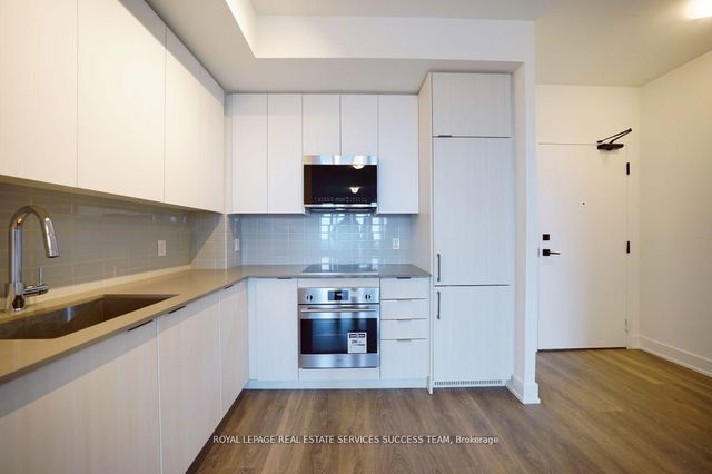 1704 - 2481 Taunton Road