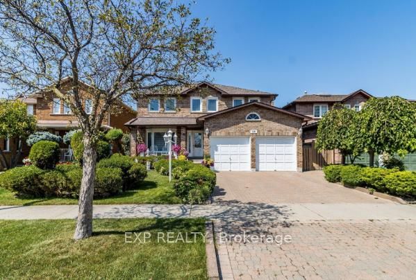 449 Greenpark Crescent