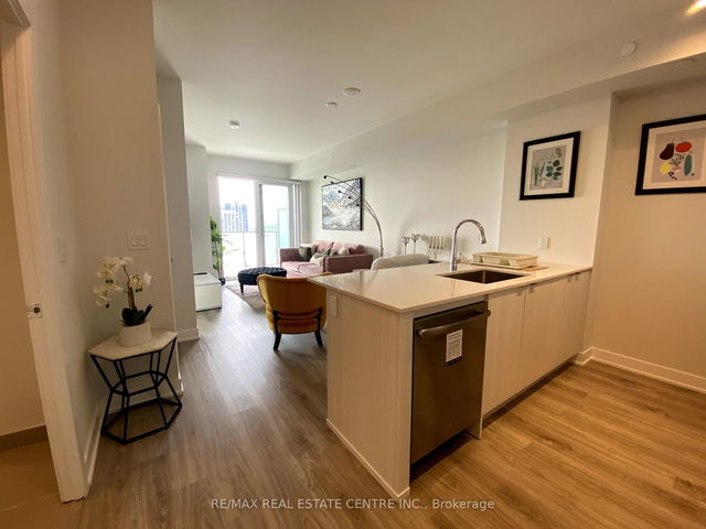 1802 - 430 Square One Drive