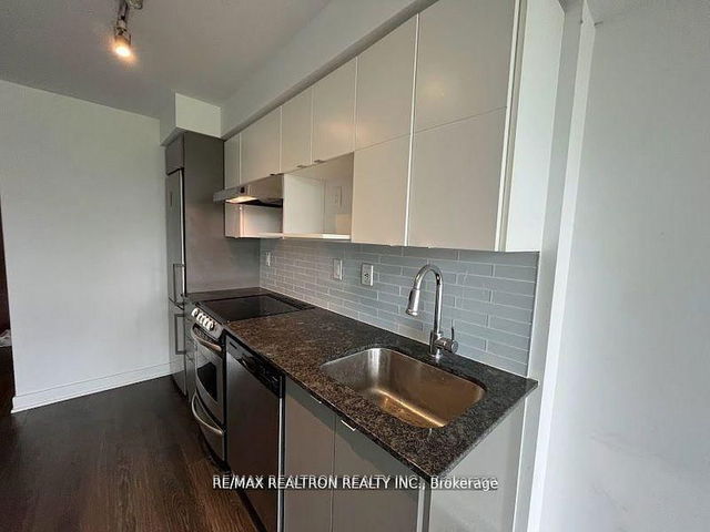 307 - 160 Flemington Road