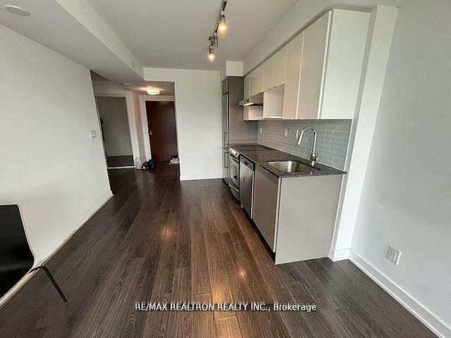 307 - 160 Flemington Road