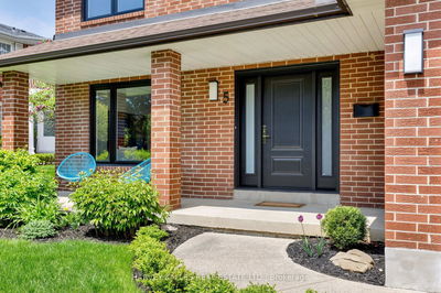 5 Aderno Crt, Toronto - Edenbridge-Humber Valley image-0-2