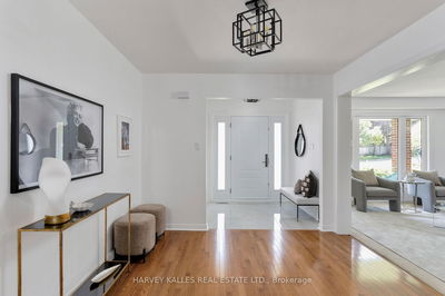 5 Aderno Crt, Toronto - Edenbridge-Humber Valley image-0-3