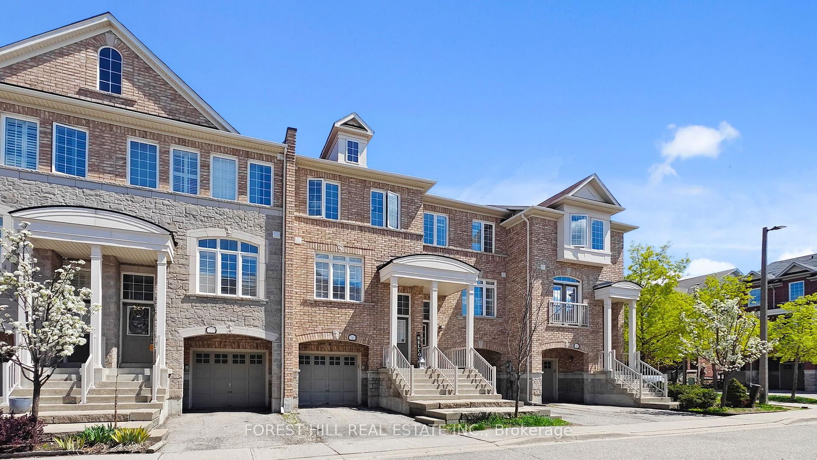 Townhouse for sale at 7203 Triumph Lane, Mississauga, Lisgar, L5N 0C5 - MLS: W12157852
