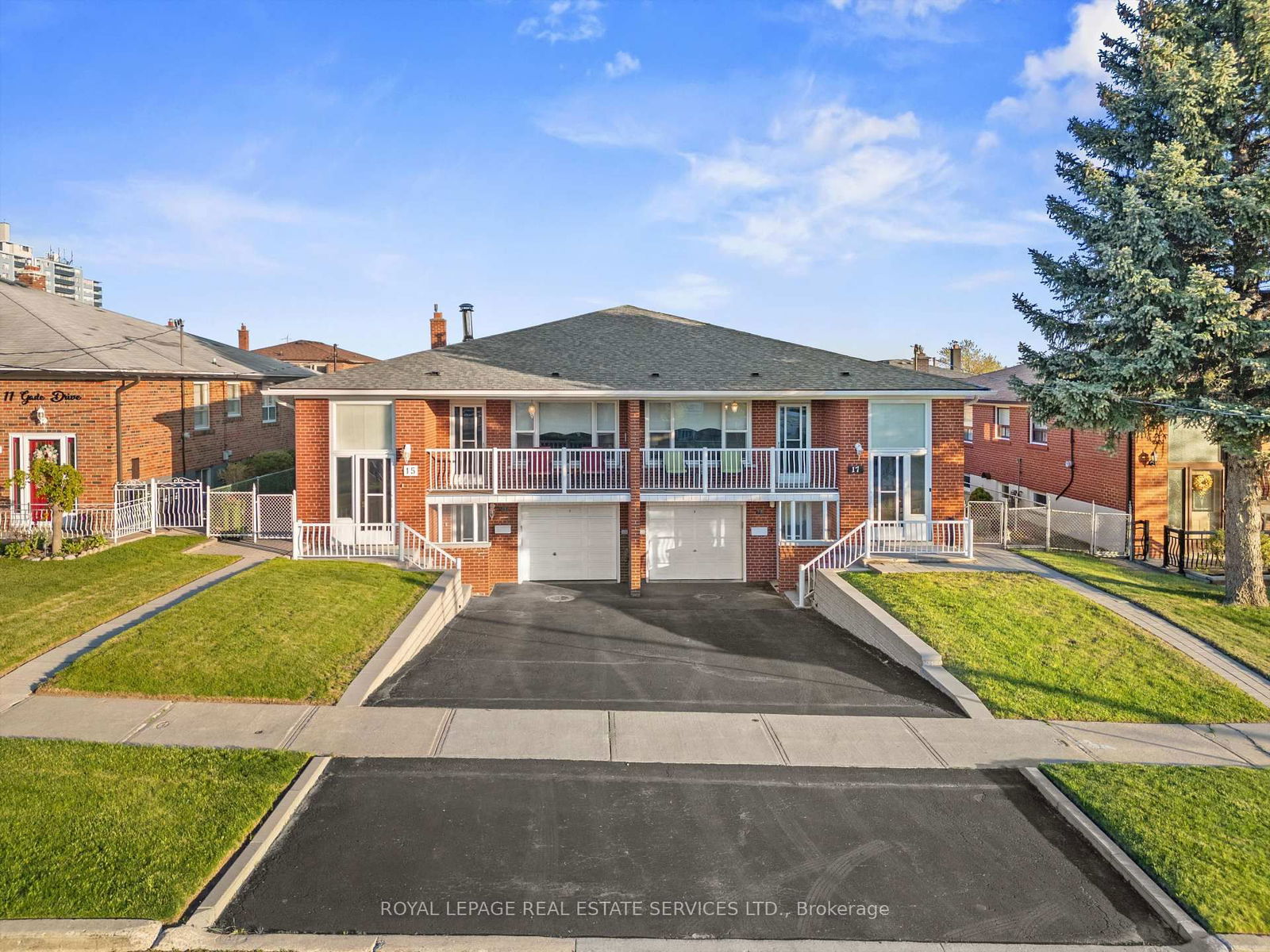 Semi-Detached House for sale at 15 Gade Drive, Toronto, Downsview-Roding-CFB, M3M 2K2 - MLS: W12158369