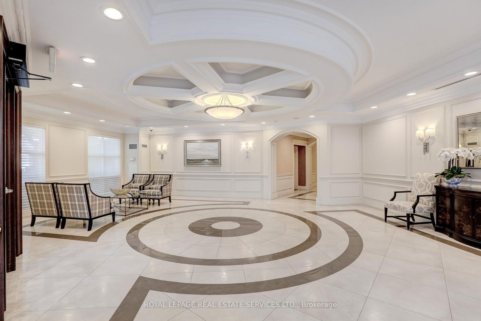 Condo for sale at 303-3085 Bloor Street, Toronto, Stonegate-Queensway, M8X 1C8 - MLS: W12158567