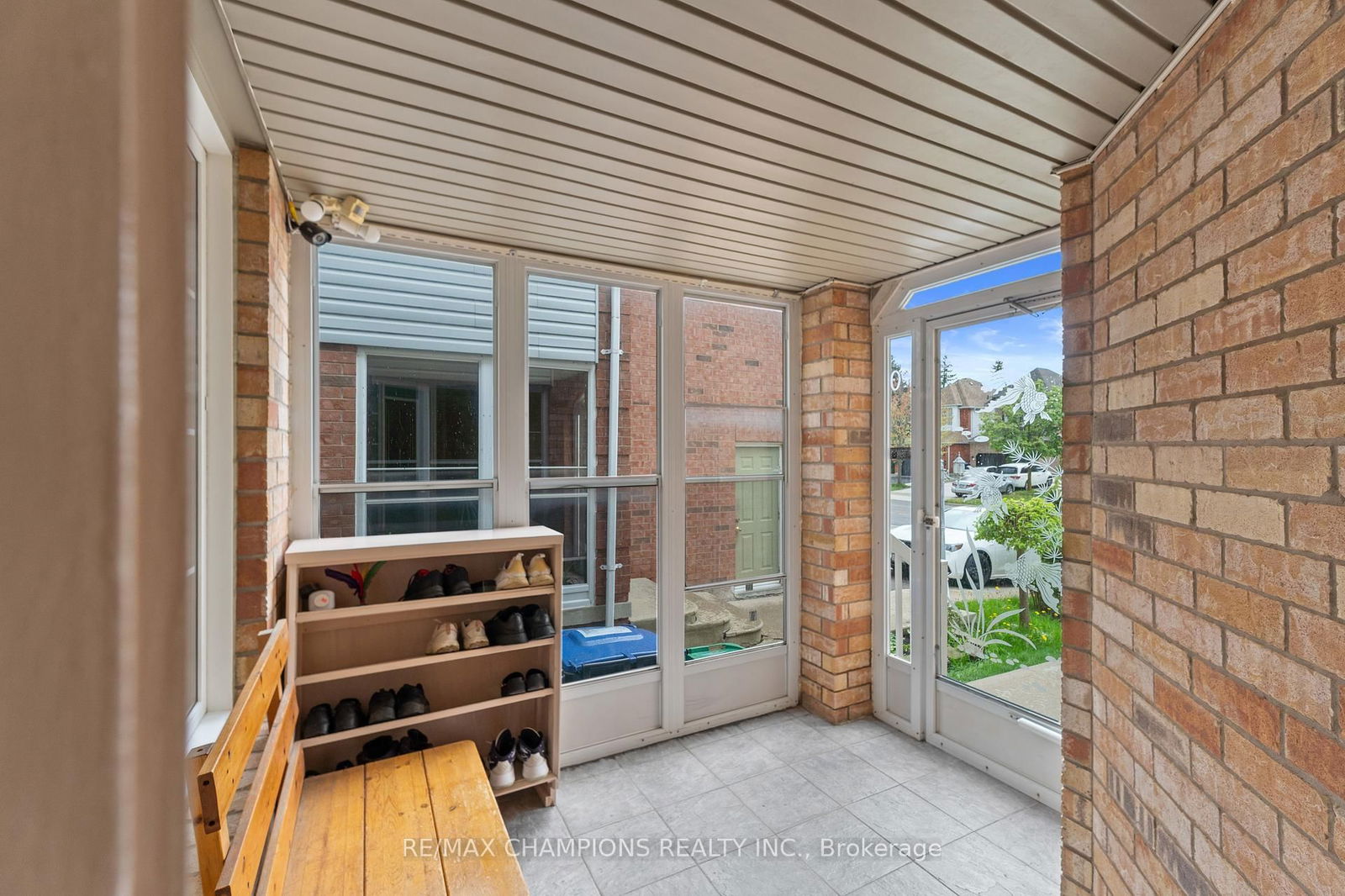 Detached House for sale at 30 Larkspur Road, Brampton, Ontario, L6R 2T6 - Sandringham-Wellington - MLS: W12158599