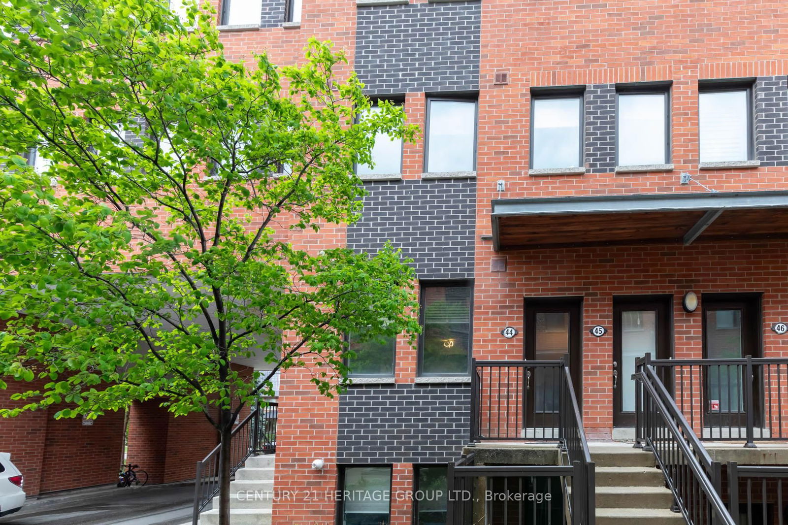 Townhouse for sale at 44-68 Winston Park Boulevard, Toronto, Downsview-Roding-CFB, M3K 1C2 - MLS: W12158659