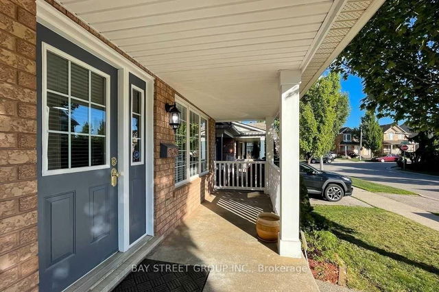 2436 Cornerbrooke Crescent