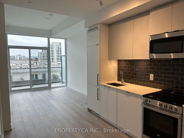 409 - 285 Dufferin Street