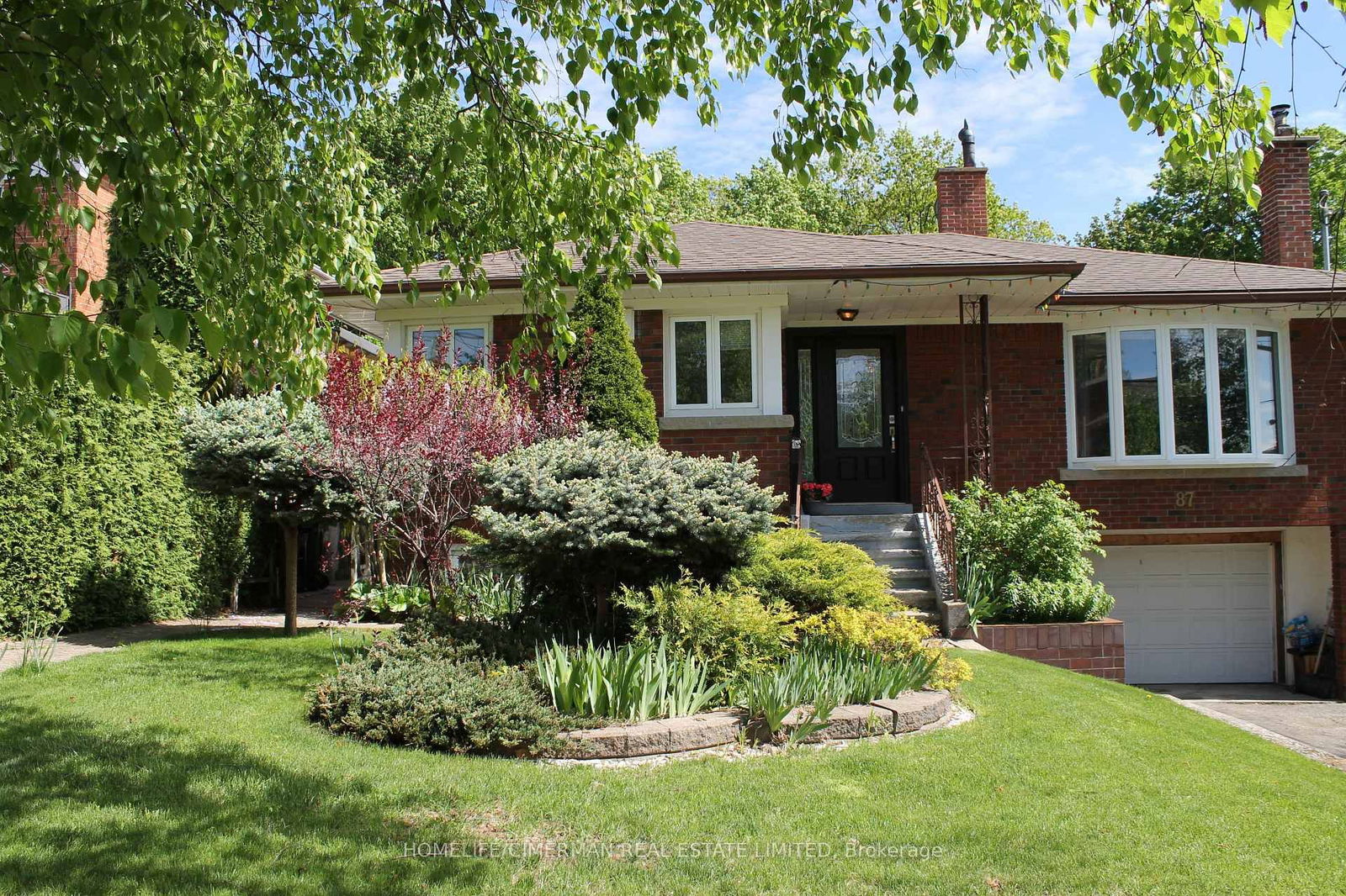 Detached House for sale at 87 Flamborough Drive, Toronto, Brookhaven-Amesbury, M6M 2R8 - MLS: W12159195