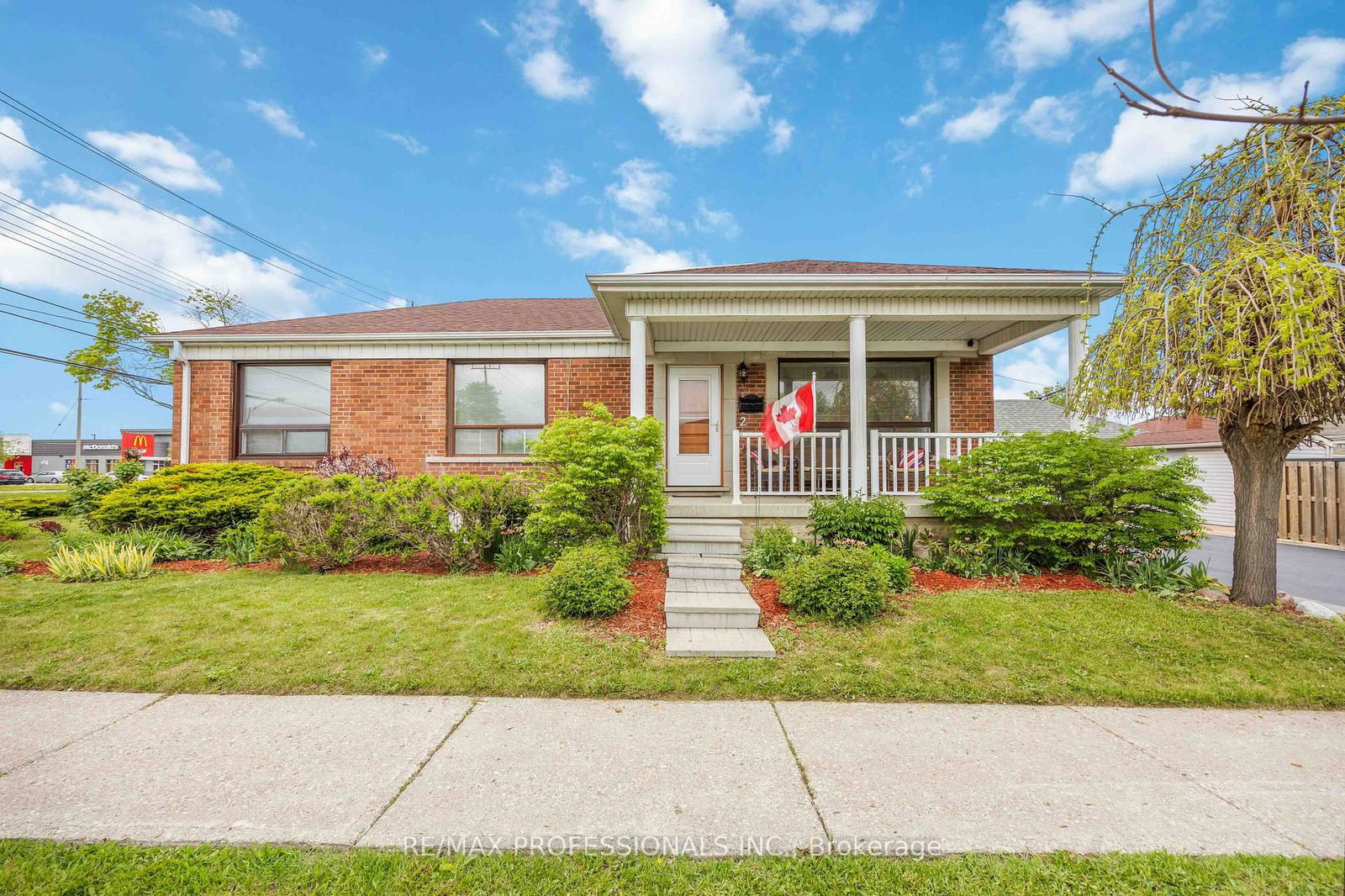 Detached House for sale at 2 Coolhurst Drive, Toronto, Rexdale-Kipling, M9W 4A5 - MLS: W12159307