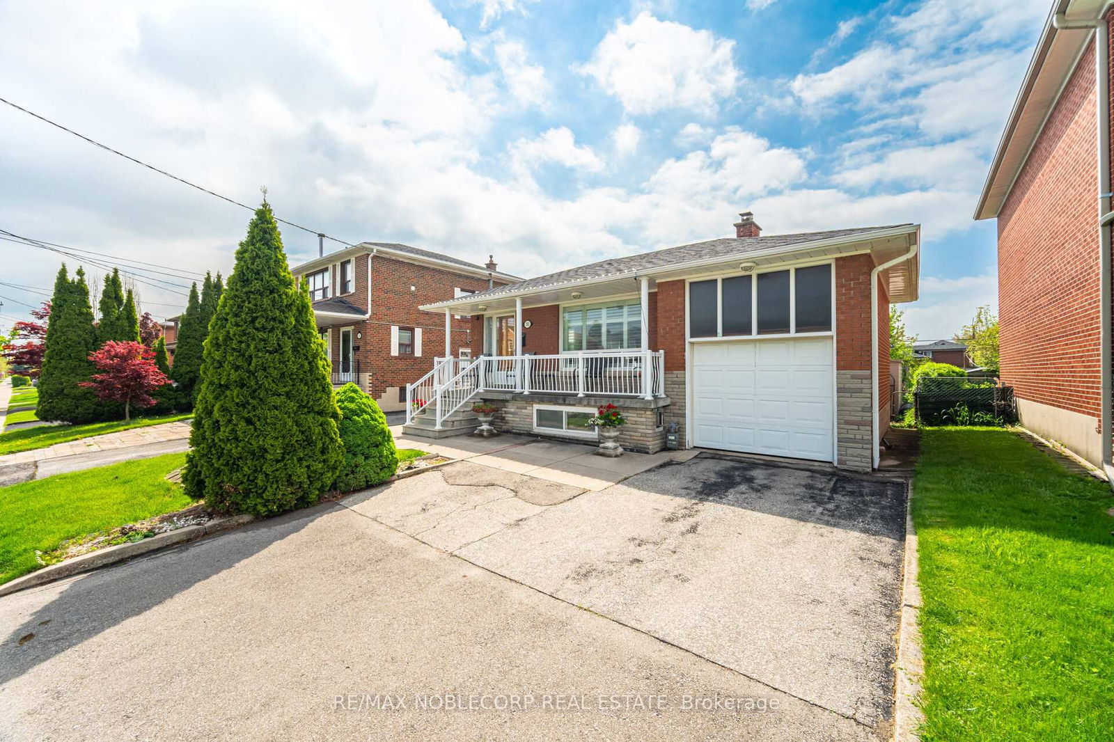 Detached House for sale at 351 Hillmount Avenue, Toronto, Yorkdale-Glen Park, M6B 1Y6 - MLS: W12159326