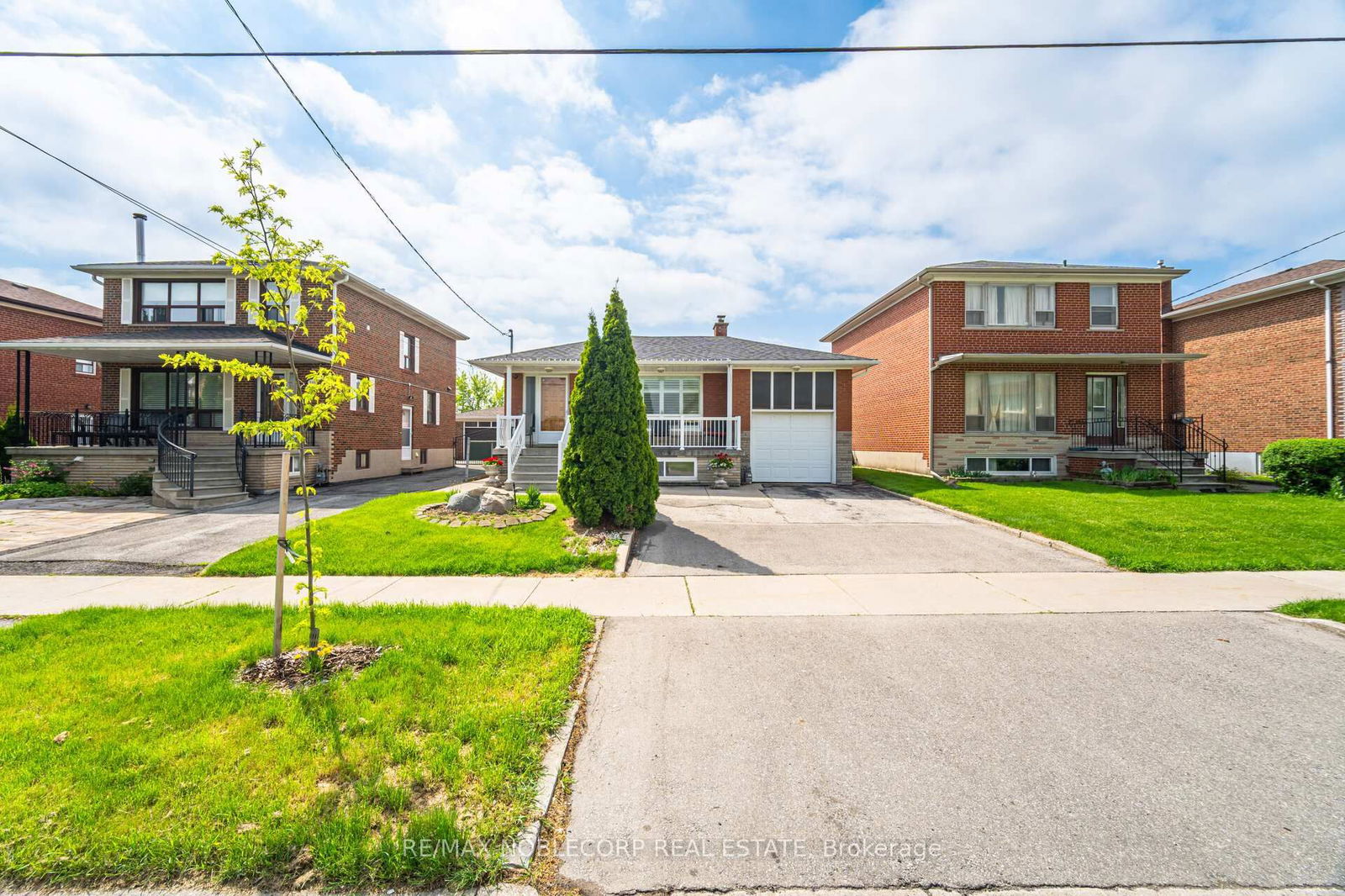 Detached House for sale at 351 Hillmount Avenue, Toronto, Yorkdale-Glen Park, M6B 1Y6 - MLS: W12159326