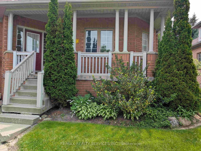 10 Orchard Park Gate, Brampton, L6R 1W5 | Image 2