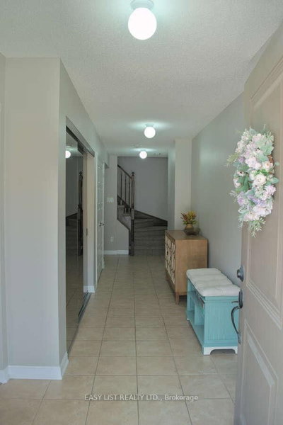 165 Hampshire Milton,ON L9T 8M7 — Photo 2