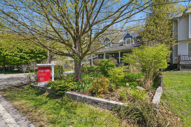 877 Beechwood Avenue