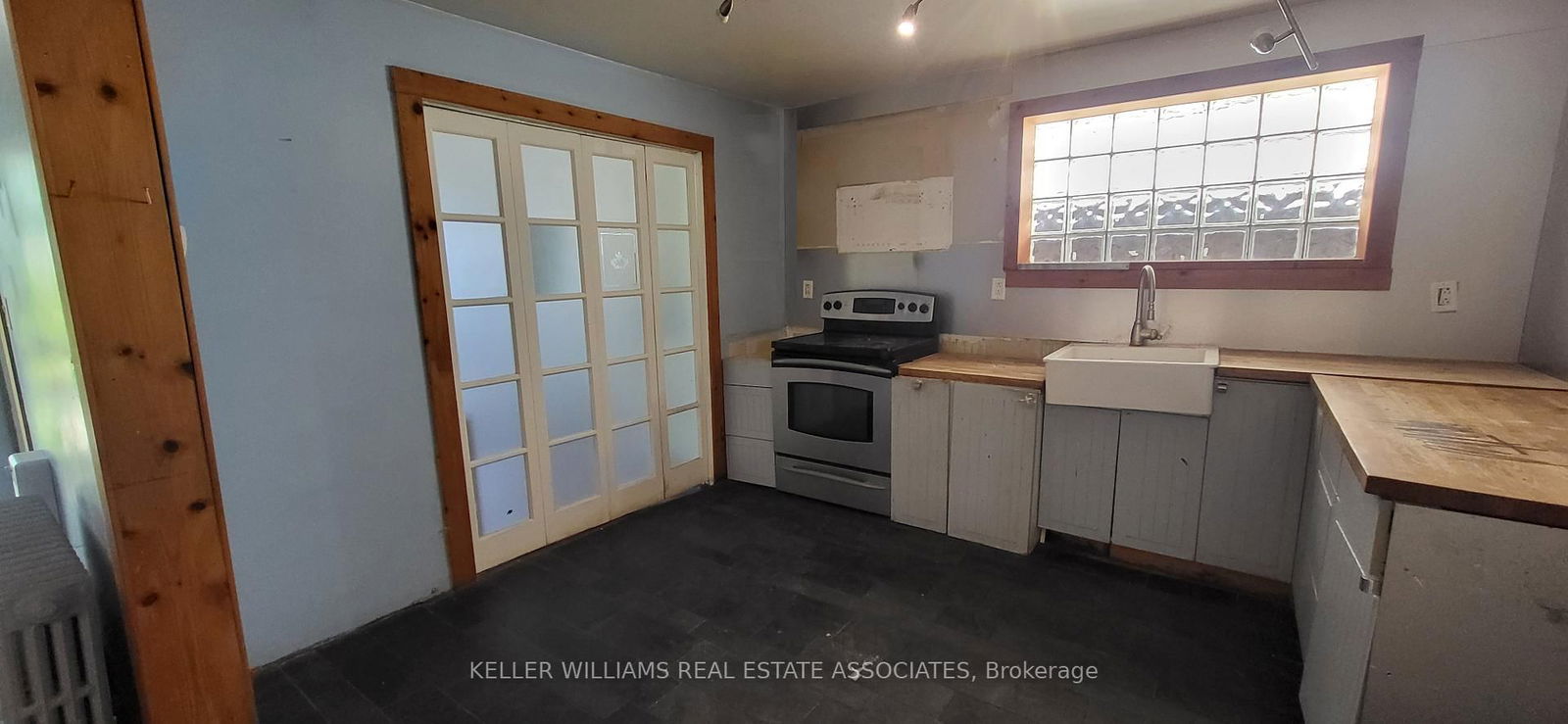 Detached House for sale at 343 Kane Avenue, Toronto, Keelesdale-Eglinton West, M6M 3N9 - MLS: W12160078
