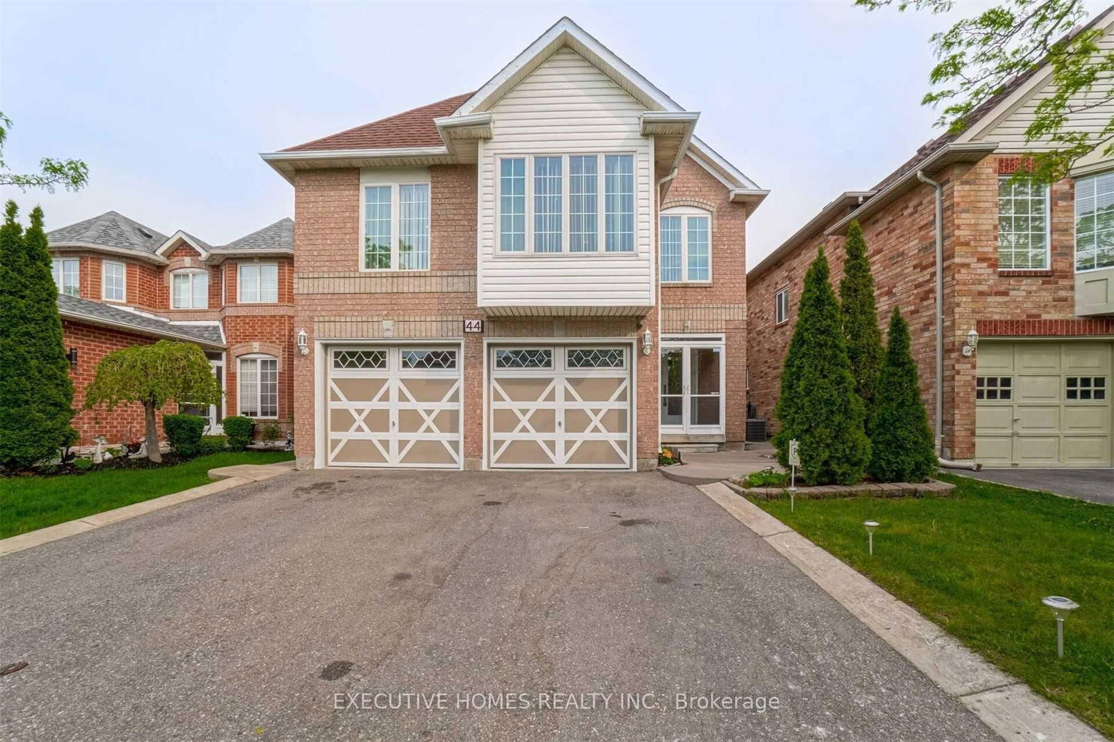 Detached House for sale at 44 Pebblestone Circle, Brampton, Brampton West, L6X 4N2 - MLS: W12160310