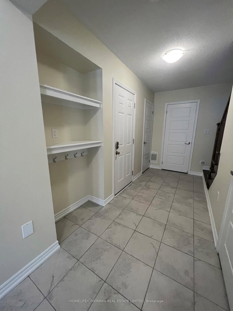 107 Lemieux Crt, Milton, L9E 1E9 | Image 2