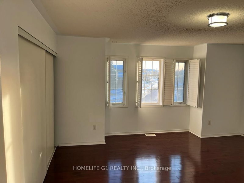 51 Jack Rabbit Cres, Brampton, L6R 2E4 | Image 2