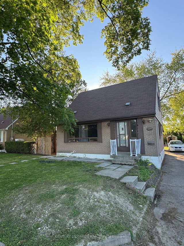 3277 Capricorn Crescent