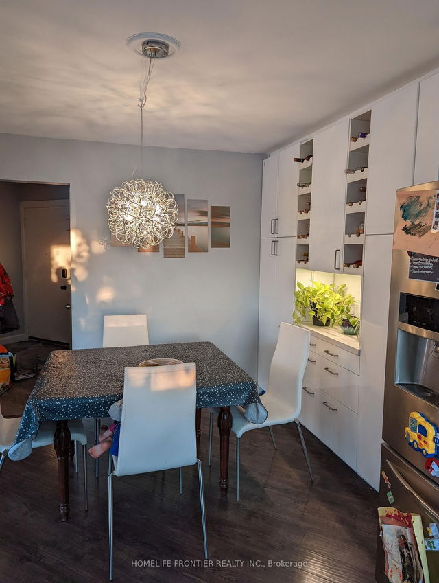 81 - 41 Mississauga Valley Boulevard
