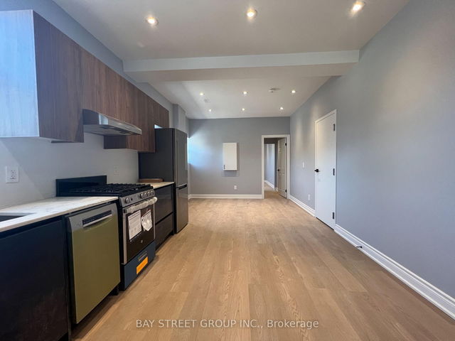 202 - 2386 Lake Shore Boulevard