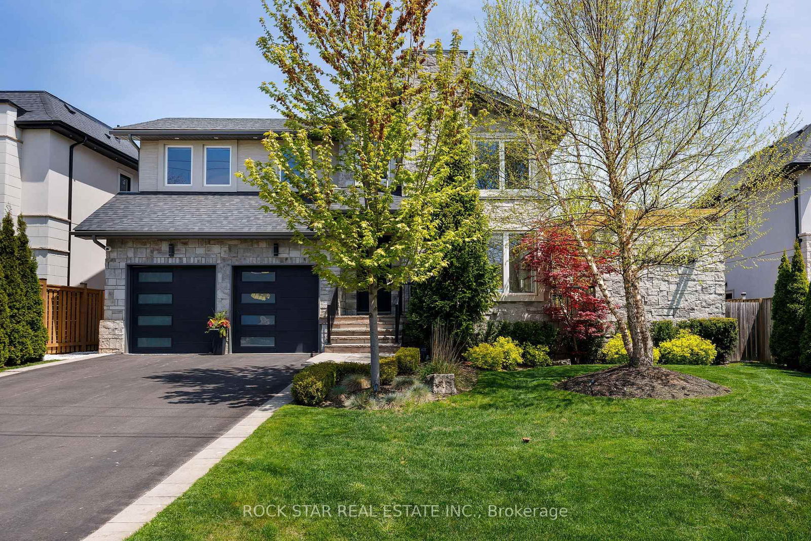 Detached House for sale at 443 Seabourne Drive, Oakville, West, L6L 4E9 - MLS: W12161144