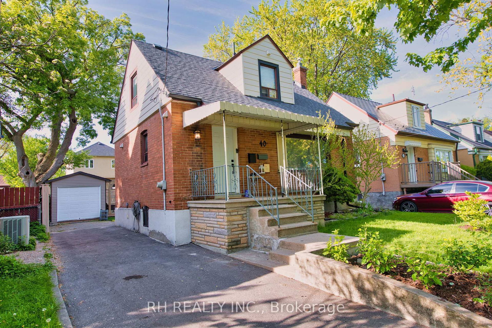 Detached House for sale at 40 Patika Avenue, Toronto, Weston, M9N 2E9 - MLS: W12161150