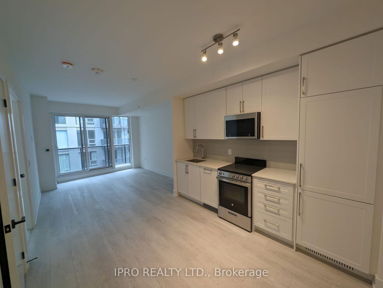 Condo for lease at 402-2450 Old Bronte Road, Oakville, Westmount, L6M 5P6 - MLS: W12161231